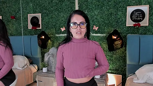 Linagh  online show from November 2025 01:55:02 PM