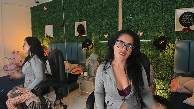 Linagh  online show from December 2025 12:06:01 PM