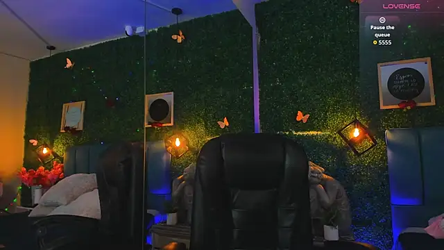 Linagh  online show from December 2025 11:34:02 AM