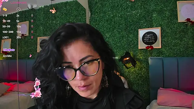 Linagh  online show from November 2025 11:47:02 AM