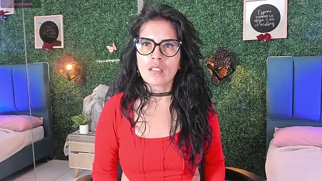 Linagh  online show from November 2025 11:46:03 AM