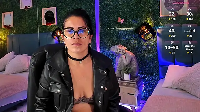 Linagh  online show from November 2025 11:53:01 AM