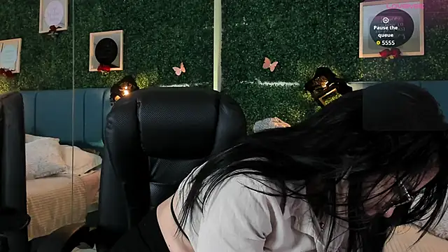 Linagh  online show from November 2025 12:05:02 PM