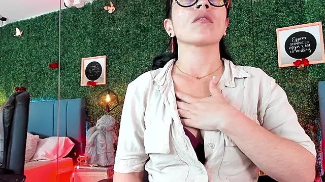 Linagh  online show from February 2026 11:43:02 AM