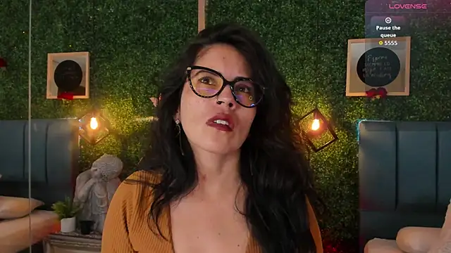 Linagh  online show from December 2025 12:07:01 PM