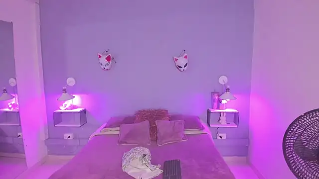 Zoe Lynch  online show from September 2025 11:49:01 AM