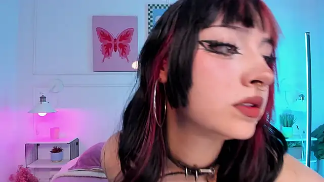 Zoe Lynch  online show from July 2026 12:05:02 PM