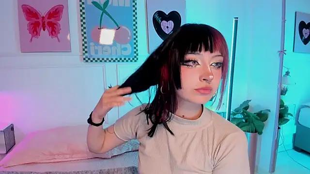 Zoe Lynch  online show from June 2026 12:16:02 PM