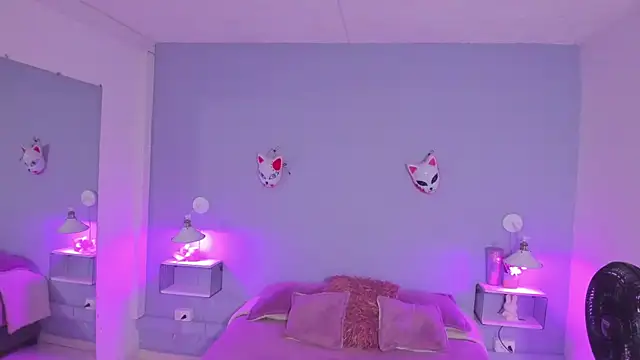 Zoe Lynch  online show from September 2025 11:39:02 AM