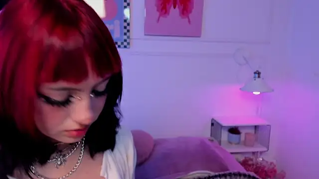 Zoe Lynch  online show from April 2026 11:36:01 AM