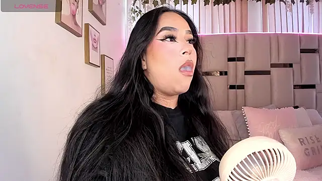 Snapshot of Zoey_thompson chatting on November 2025 07:30:01 PM Zoey thompson online show from November 2025 07:30:01 PM