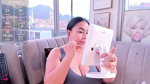 Zoey thompson online show from October 2025 07:36:01 PM