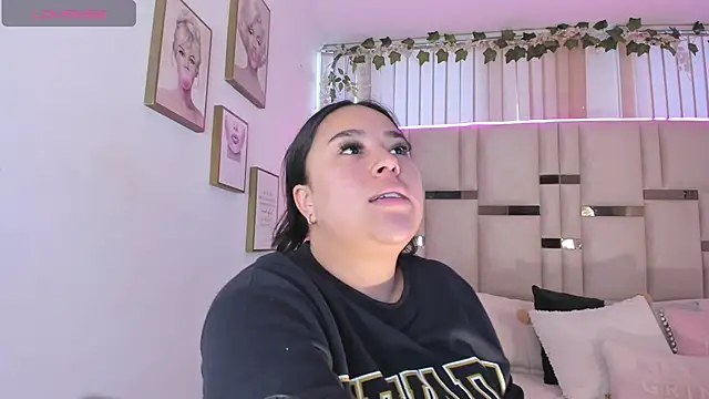 Snapshot of Zoey_thompson chatting on November 2025 07:47:02 PM Zoey thompson online show from November 2025 07:47:02 PM