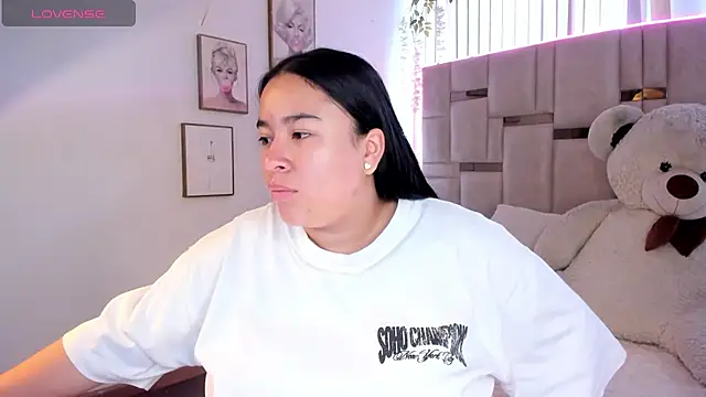 Zoey thompson online show from July 2026 07:42:02 PM
