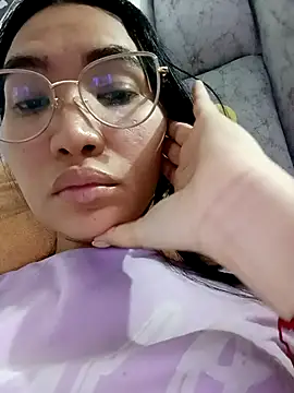 Snapshot of lucyy_liiuu chatting on October 2025 10:43:02 PM lucyy liiuu online show from October 2025 10:43:02 PM