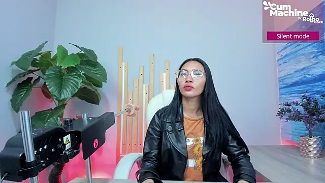 Snapshot of lucyy_liiuu chatting on September 2025 01:03:02 PM lucyy liiuu online show from September 2025 01:03:02 PM