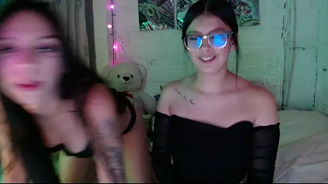 Snapshot of Pamelaa_reyess_2 chatting on May 2026 04:23:02 AM Pamelaa reyess 2 online show from May 2026 04:23:02 AM