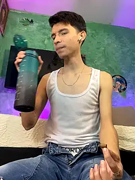 VicenteFerrer online show from November 2025 05:34:02 PM