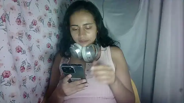 Anabelhotxx16 online show from November 2025 04:06:02 AM