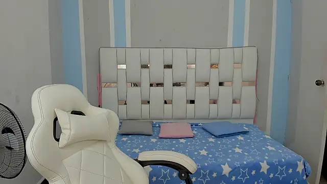 marsmith1 online show from November 2025 04:49:01 AM