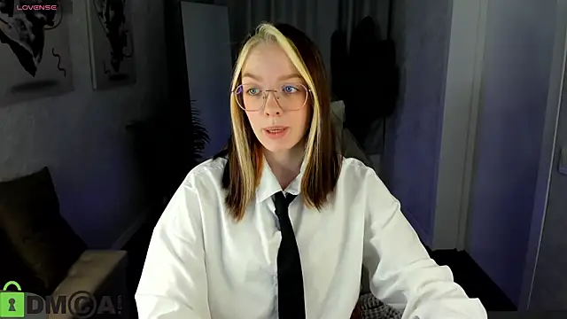 R0cket bunny online show from April 2026 01:00:01 AM