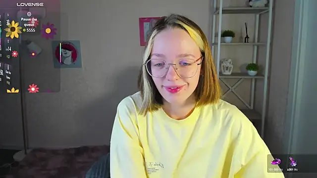 R0cket bunny online show from September 2025 12:05:02 AM