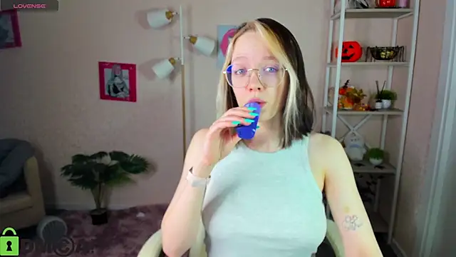 R0cket bunny online show from November 2025 01:09:01 AM