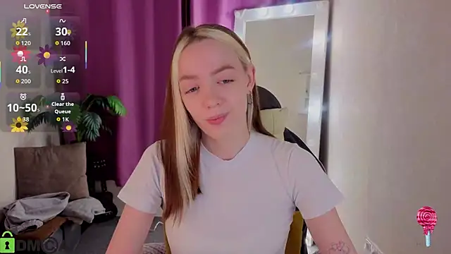 Snapshot of R0cket_bunny chatting on June 2026 01:00:01 AM R0cket bunny online show from June 2026 01:00:01 AM