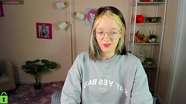 R0cket bunny online show from November 2025 01:09:01 AM