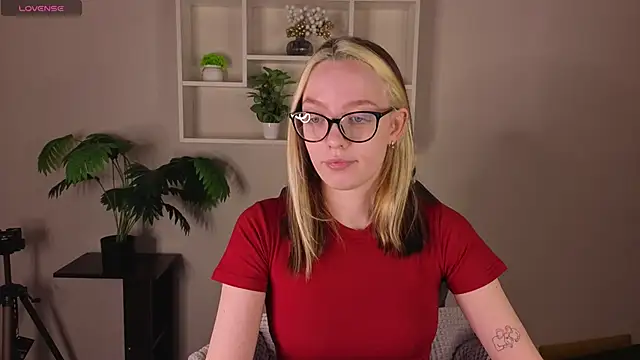R0cket bunny online show from April 2026 12:28:01 AM