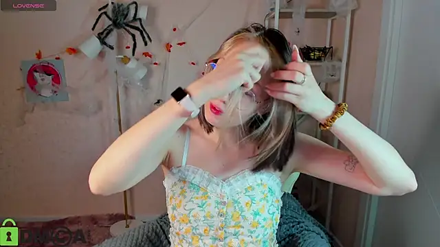 R0cket bunny online show from November 2025 01:09:01 AM