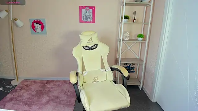 R0cket bunny online show from September 2025 12:06:01 AM
