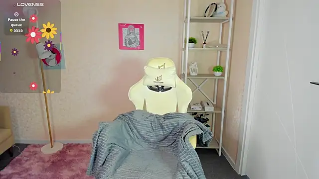 R0cket bunny online show from September 2025 12:05:01 AM