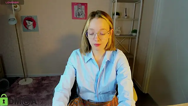 R0cket bunny online show from October 2025 12:45:01 AM