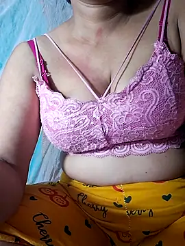 Snapshot of Mon-Shot9 chatting on October 2025 07:04:01 PM Mon-Shot9 online show from October 2025 07:04:01 PM