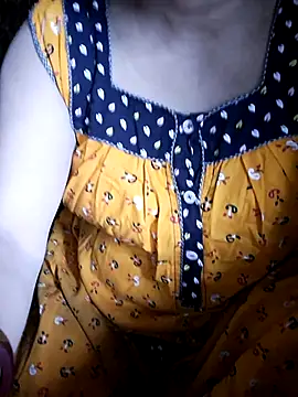 Snapshot of Mon-Shot9 chatting on September 2025 11:32:02 AM Mon-Shot9 online show from September 2025 11:32:02 AM