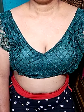 Snapshot of Mon-Shot9 chatting on September 2025 09:24:01 PM Mon-Shot9 online show from September 2025 09:24:01 PM