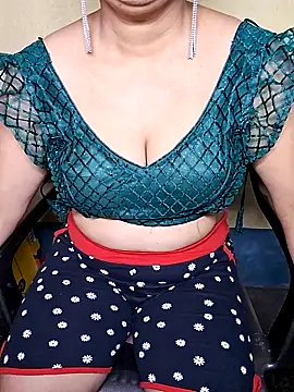 Snapshot of Mon-Shot9 chatting on September 2025 10:43:01 PM Mon-Shot9 online show from September 2025 10:43:01 PM