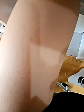 Nail Yummy online show from November 2025 03:12:02 AM