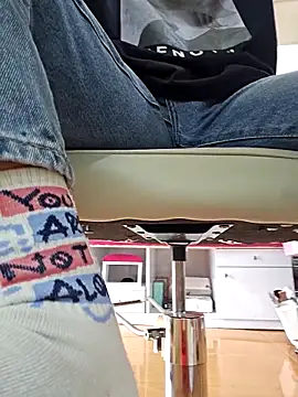 Nail Yummy online show from November 2025 04:01:02 AM