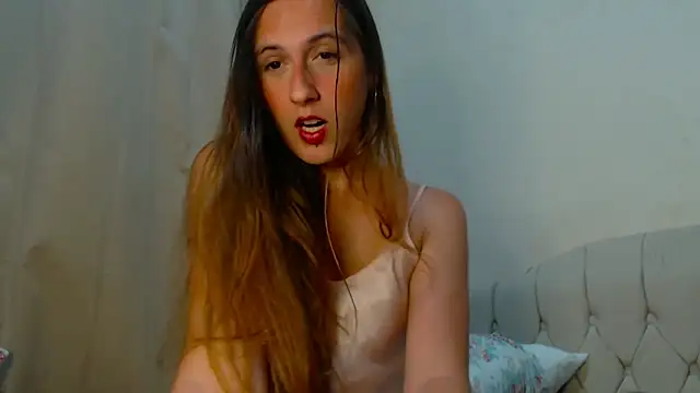 Snapshot of FemmeAngel chatting on September 2025 09:21:02 PM FemmeAngel online show from September 2025 09:21:02 PM