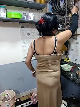 Queen Nightt online show from December 2025 05:34:02 AM