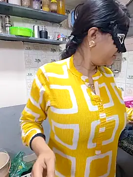 Queen Nightt online show from October 2025 03:08:01 AM