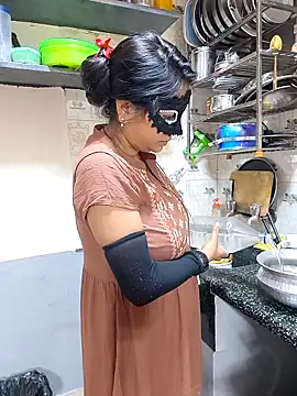 Queen Nightt online show from November 2025 03:51:01 AM