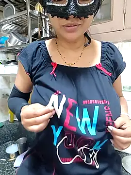 Queen Nightt online show from December 2025 04:13:02 AM