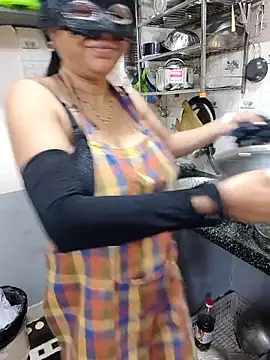 Queen Nightt online show from March 2026 03:39:02 AM