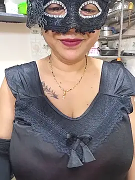 Queen Nightt online show from April 2026 03:35:01 AM