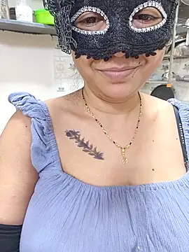 Queen Nightt online show from January 2026 03:32:01 AM