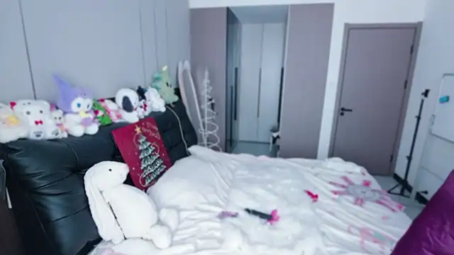 Yuki Neko  online show from February 2026 03:40:01 AM