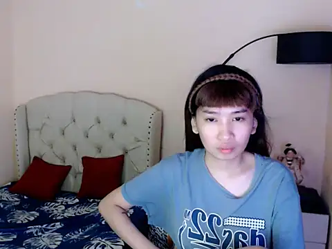 ShantalFoxxy  online show from July 2026 12:38:01 PM